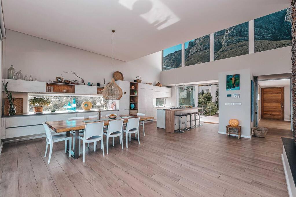 Villa Beautiful Camps Bay Oasis For Family Fun *