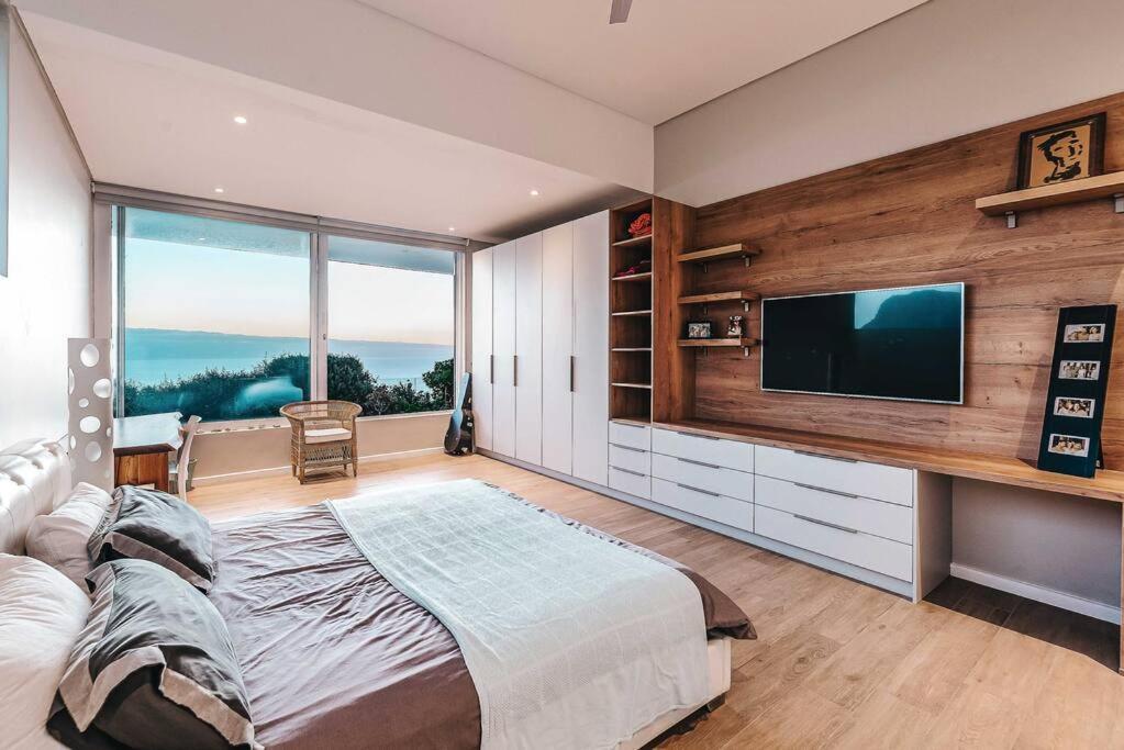 Beautiful Camps Bay Oasis For Family Fun Le Cap
