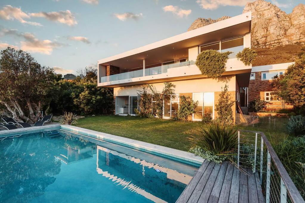 Beautiful Camps Bay Oasis For Family Fun Villa
