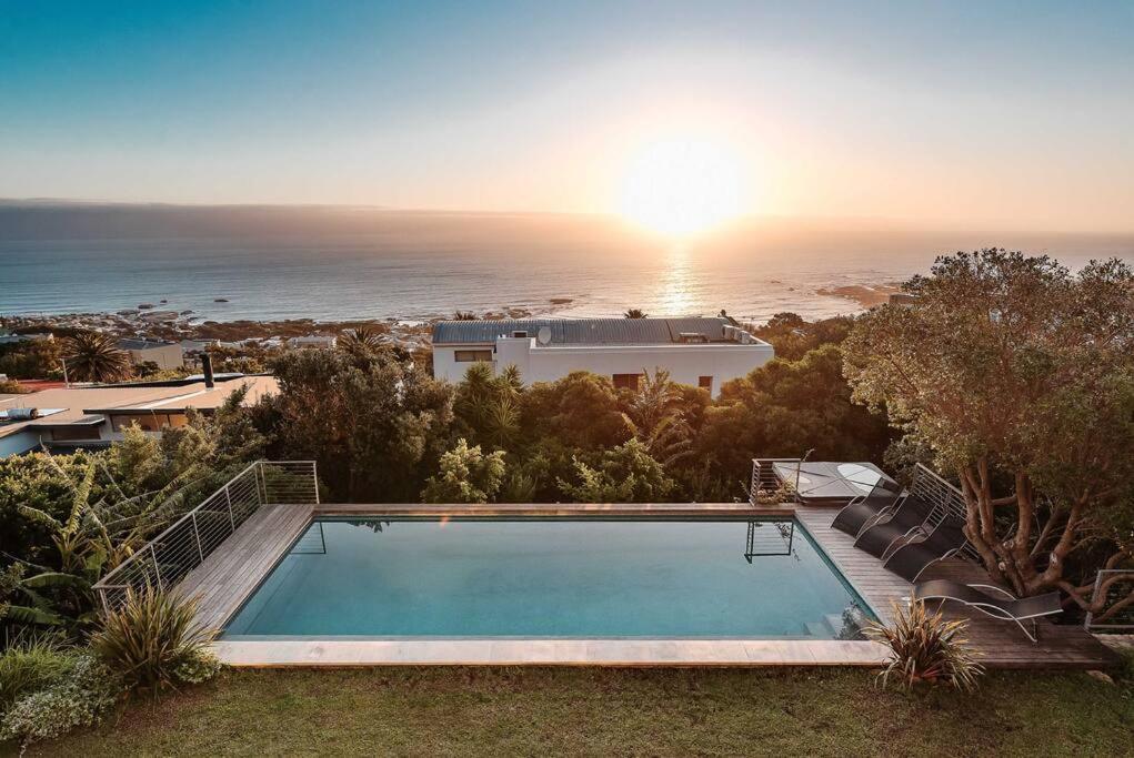 Beautiful Camps Bay Oasis For Family Fun Villa