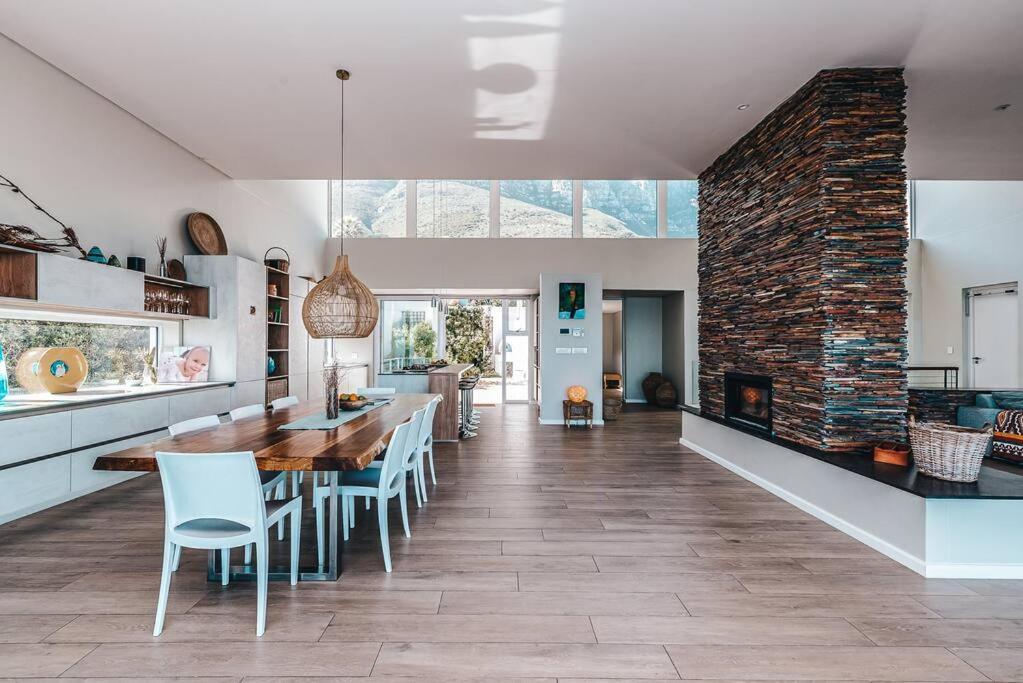 Beautiful Camps Bay Oasis For Family Fun