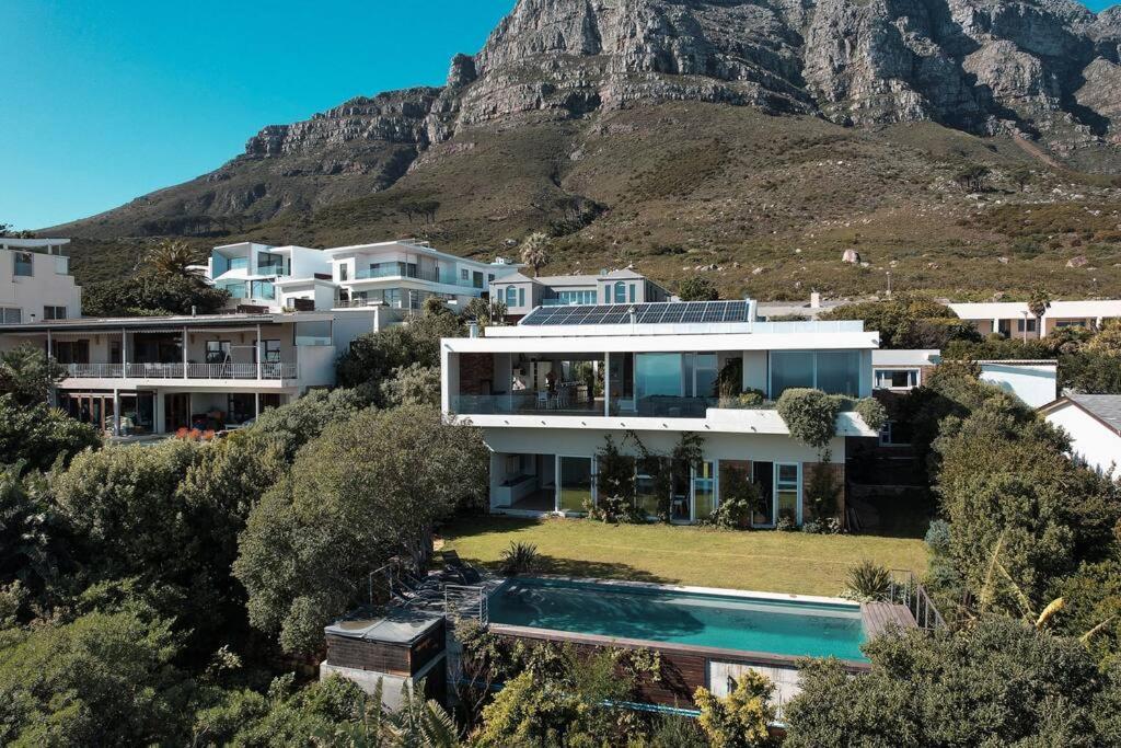 Beautiful Camps Bay Oasis For Family Fun Villa *