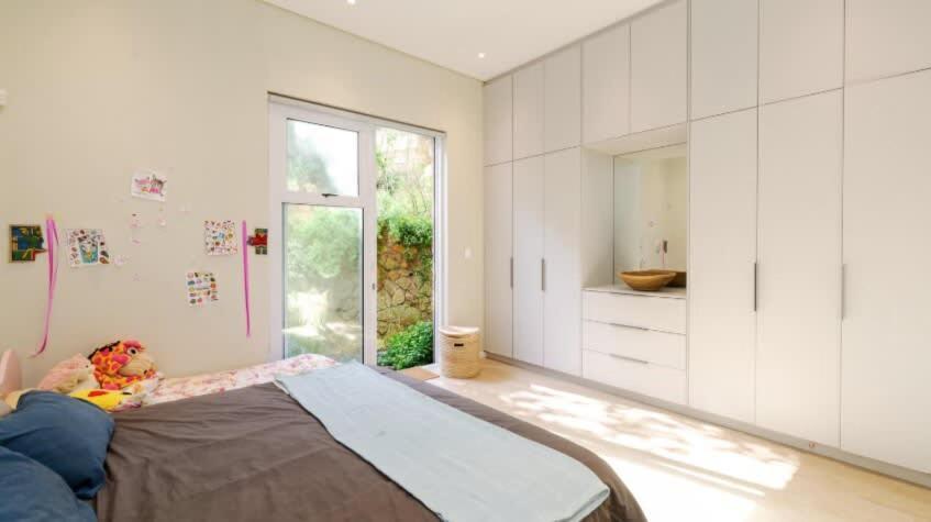 Beautiful Camps Bay Oasis For Family Fun Le Cap