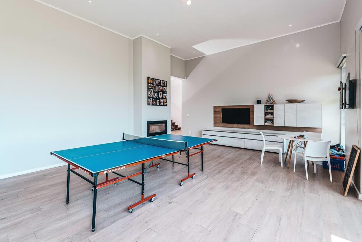 Beautiful Camps Bay Oasis For Family Fun