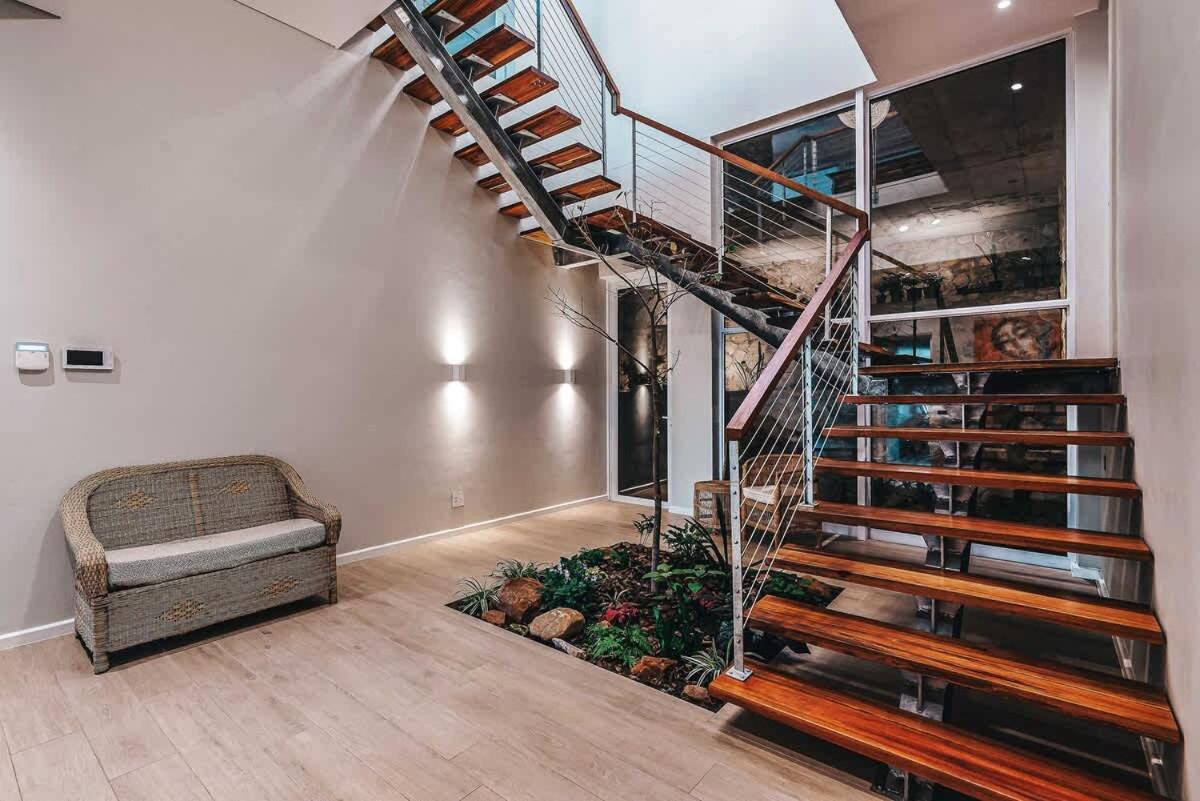 Beautiful Camps Bay Oasis For Family Fun Villa *