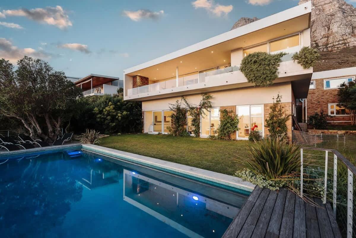 Beautiful Camps Bay Oasis For Family Fun Villa